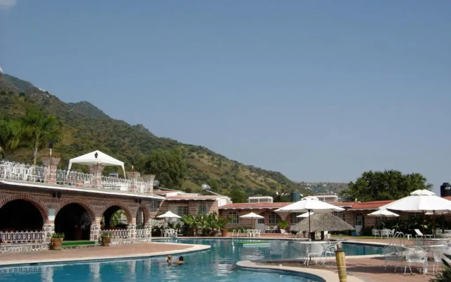 Mama Chuy Hotel & Villas