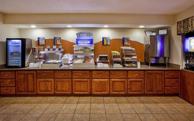 Holiday Inn Express Dillard