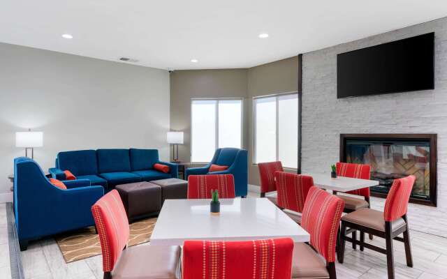 Comfort Inn Antioch - Century Plaza