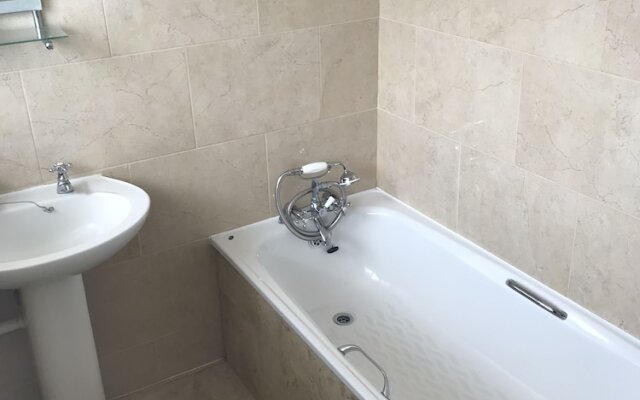 Hollies Guest House
