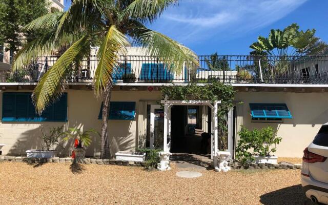 Courtyard Villa Hotel