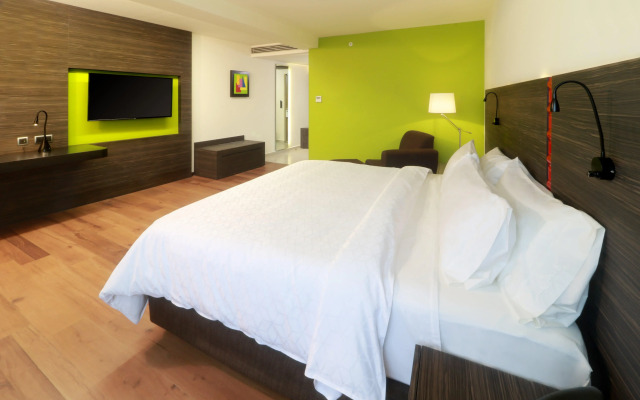 Holiday Inn Express Mexico Aeropuerto by IHG