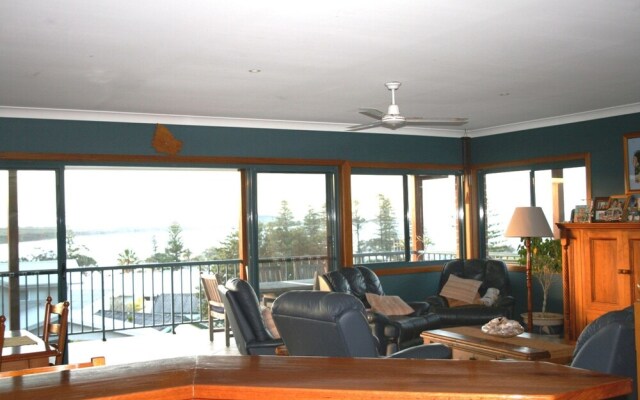 A Willo's View @ Crescent Head