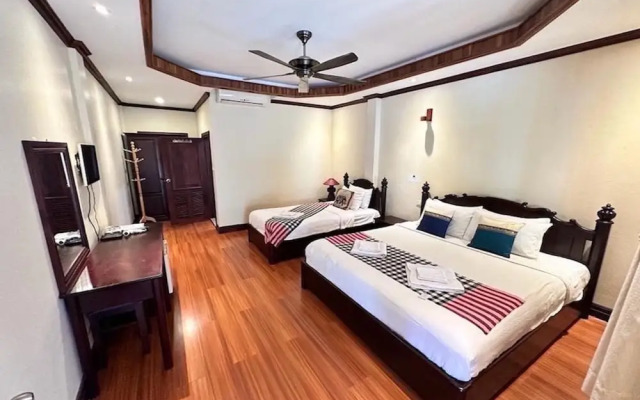Y Not Lao Villa