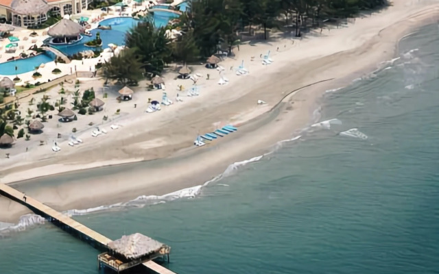 La Ensenada Beach Resort - All Inclusive