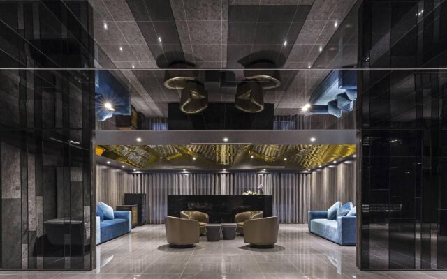 Platinum Hotel