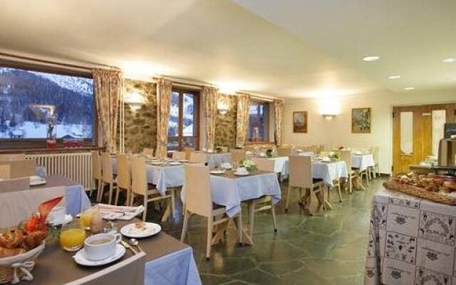 Hotel Eliova Le Génépi