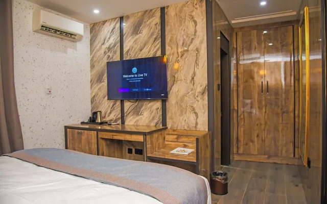 McDons Skye Hotel and Suites