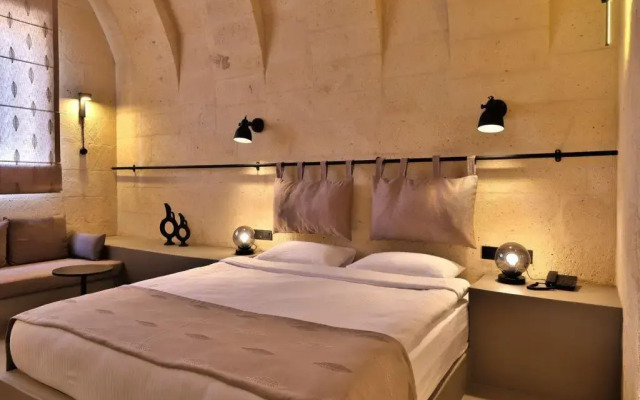 Simurg Cave House