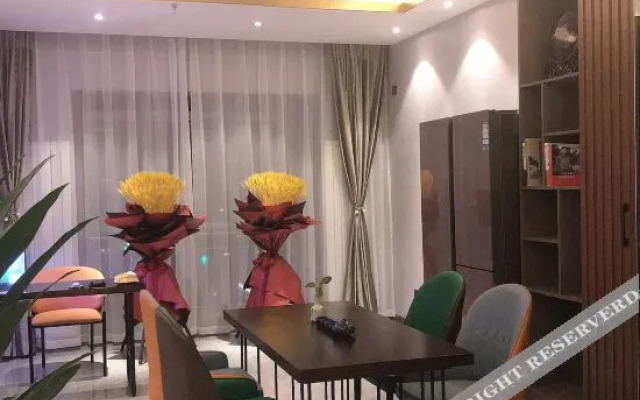 Junlan Yuejing Hotel (Yinchuan Yuehaiwan CBD Lanshan Park)