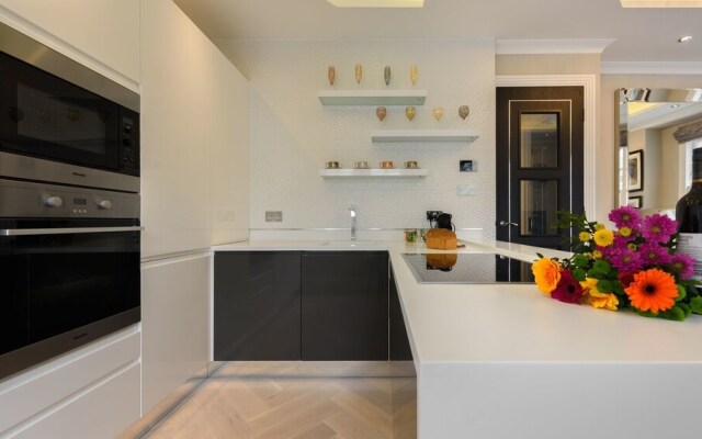 Luxury 1BR Tower Bridge London
