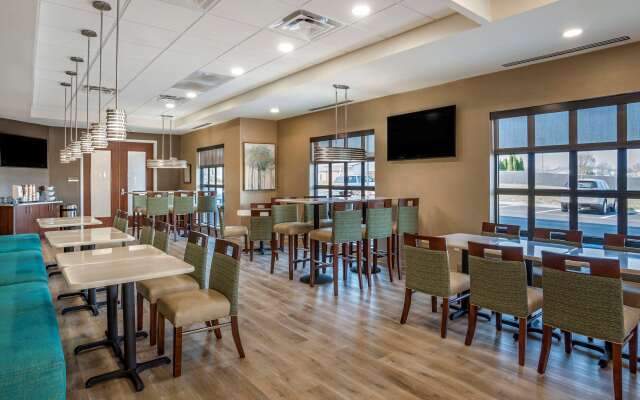Comfort Inn & Suites Harrisonburg