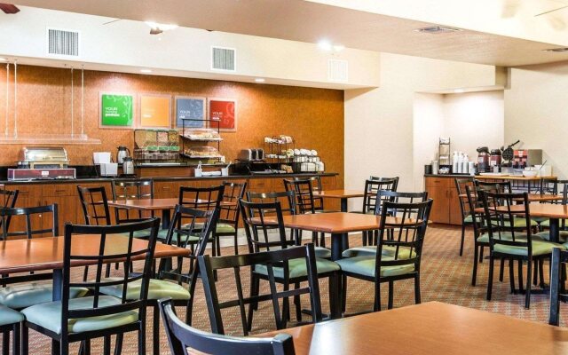 Comfort Inn & Suites Galt - Lodi North