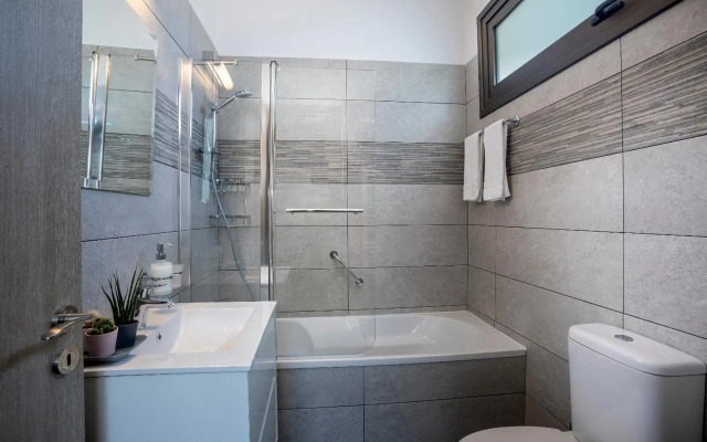 Chris Le Mare Luxury Villa By Louis Hotels