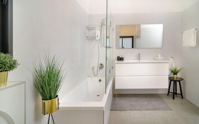 Dov Garden apartment with private pool