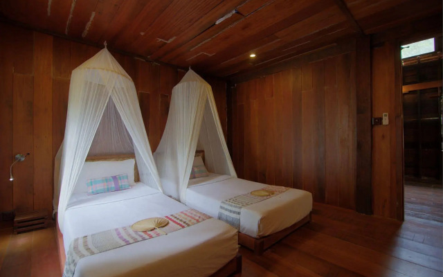 Palm Village Resort & Spa