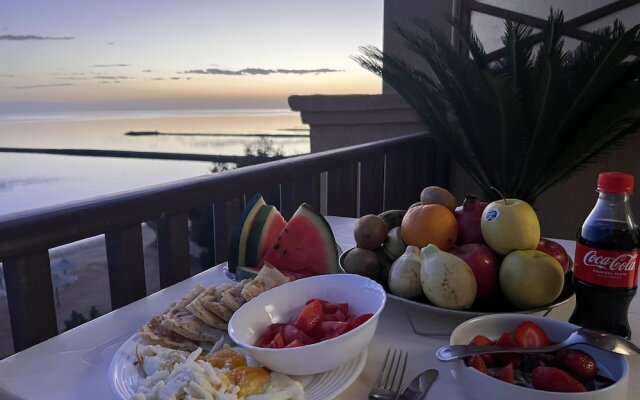 Luxury Front Sea View Apartment in Hurghada