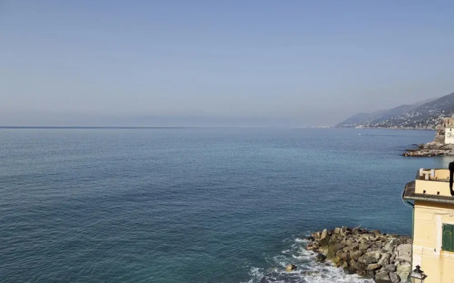 Il Mare di Camogli da un Obl by Wonderful Italy