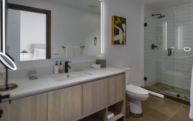Bayside Charm Captivating Apartment