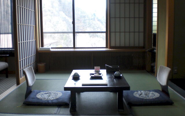 Okada Ryokan Warakutei