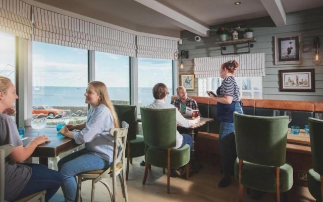 Rock Point Inn
