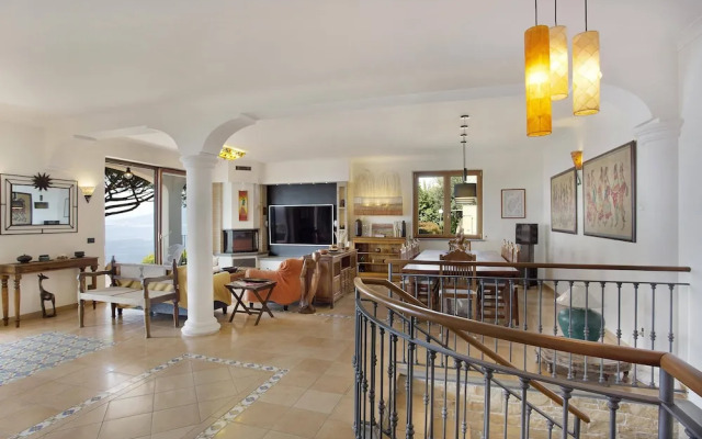 Luxury Villa with breathtaking Seaview, pool, BBQ