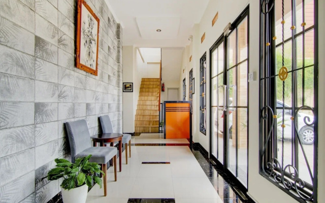 The Shine Residence by OYO Rooms