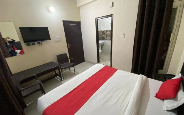 Hotel Ananta Inn