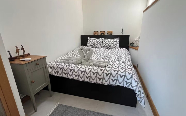 The White House Evgrious, Sleeps 4, Close to Beach