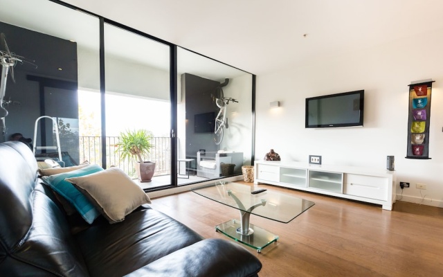 CLEO, 1BDR St.Kilda Apartment – Guest Rooms – Melbourne