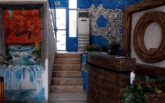 Double Inn Marina Hotel