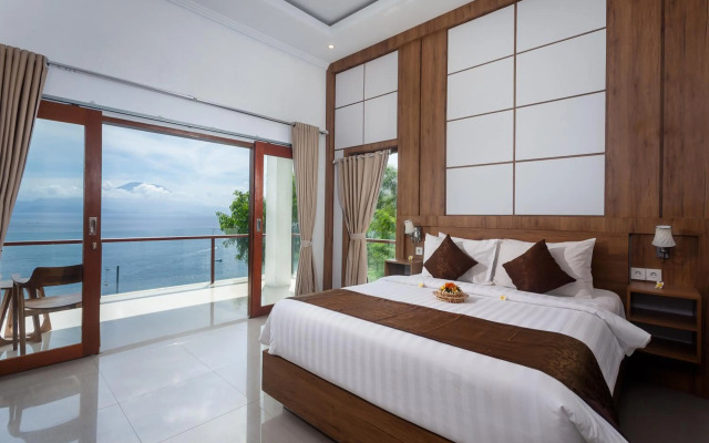 Samuh Sunset Nusa Penida by GenuineHost