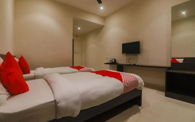 Comfort Hotel by OYO Rooms