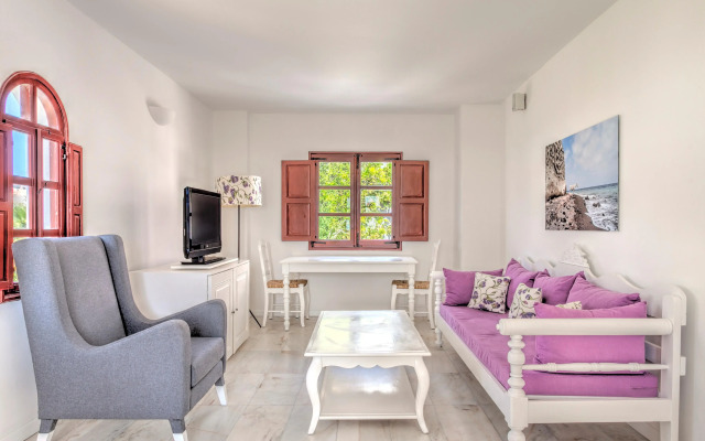 Vedema, a Luxury Collection Resort, Santorini