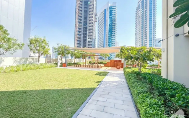Lux Burj Royale Full Burj Khalifa & Fountain View