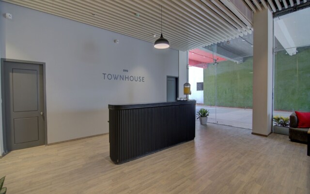 OYO Townhouse 099 Somani TC