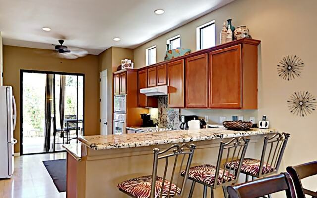 Mountain View La Quinta Stunner by RedAwning