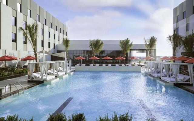 Maani Muscat Hotel & Suites