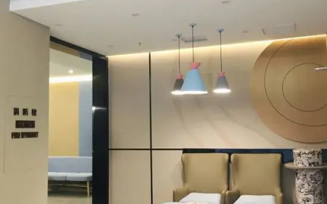 Homeinn · neo (Qionghai Yinhai Zaliang Street)