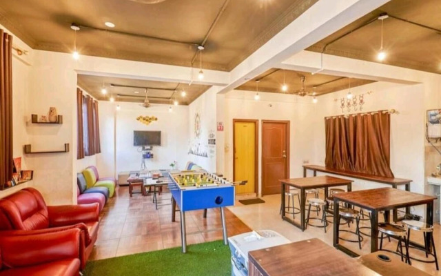 Transit Dorms - Hostel