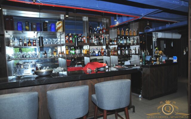 Queen Central Apartment Hotel