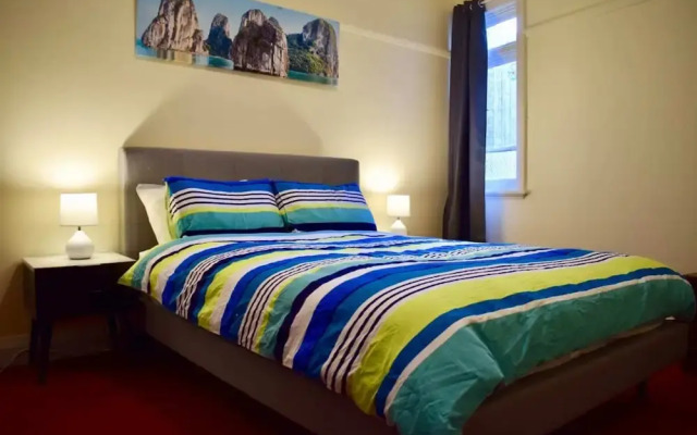 Comfortable 3 Bedroom Apartment In Trendy Haberfield