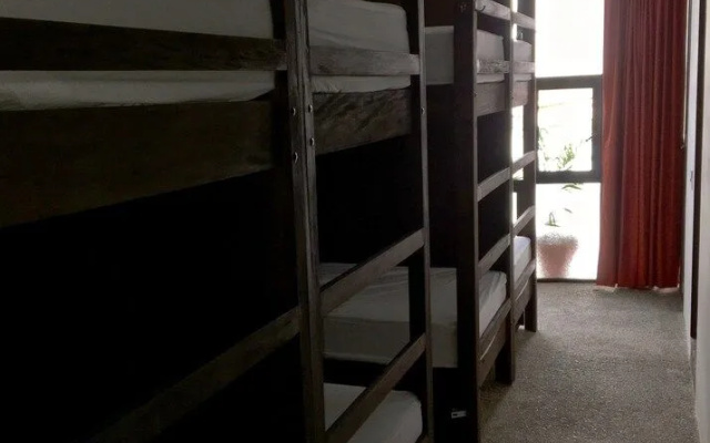 Los Muertos Hostal