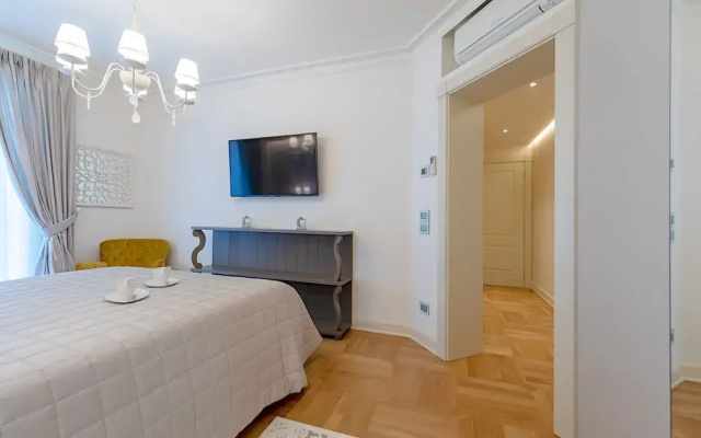 Luxury Lakefront Catullo A1 by Wonderful Italy