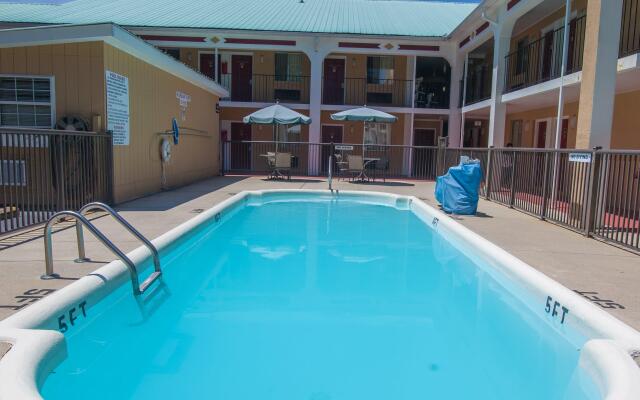 Red Roof Inn Crossville