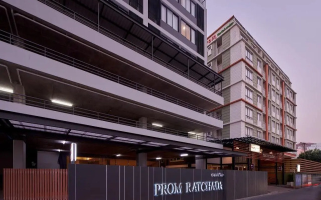 Prom Ratchada Hotel