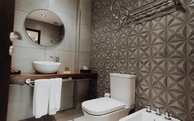 La Urumpta Hotel, AKEN MIND