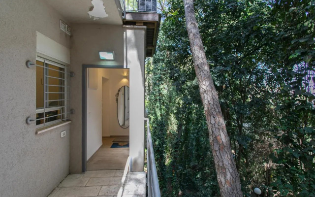 Carmel Boutique Apartments - Urban Forest