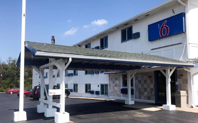 Motel 6 Troy MO