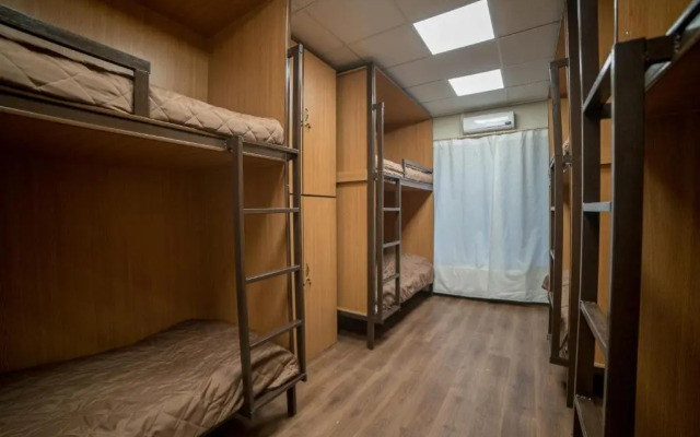 Hostel Monaco